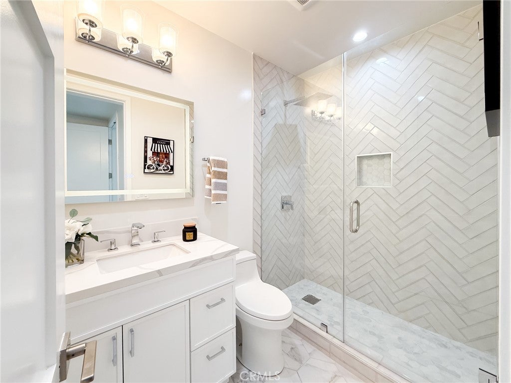 Pasadena, California, 91107, United States, 7 Bedrooms Bedrooms, ,8 BathroomsBathrooms,Residential,Active,1944066