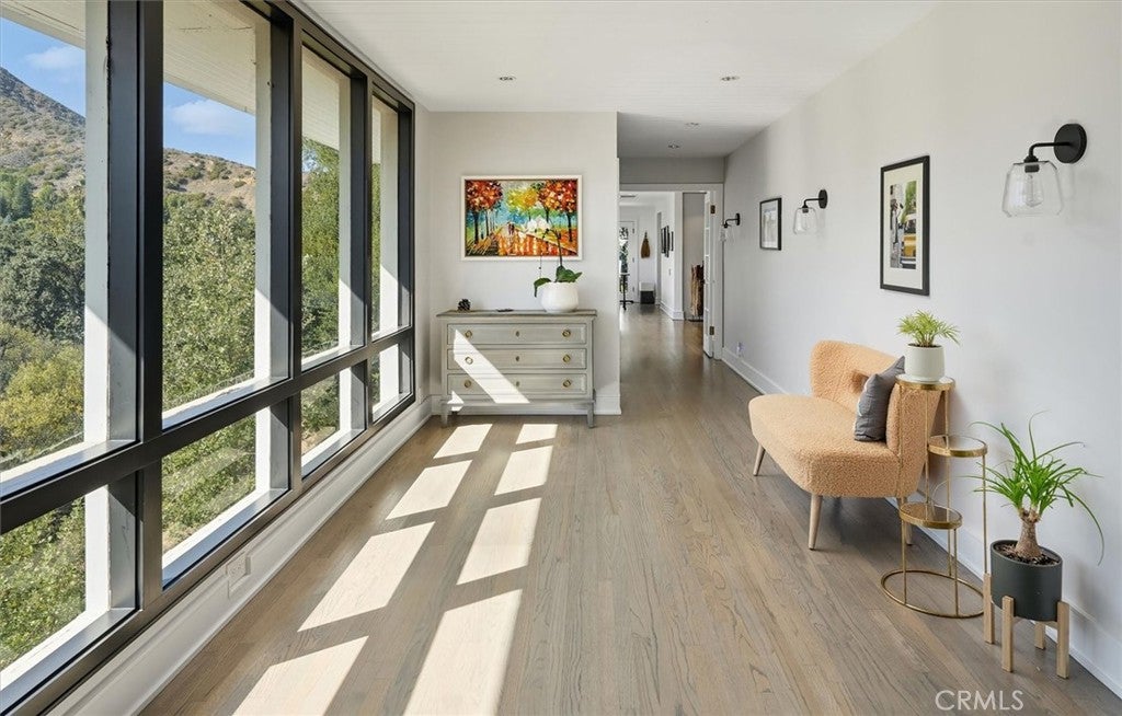 Agoura Hills, California, 91301, United States, 4 Bedrooms Bedrooms, ,5 BathroomsBathrooms,Residential,Active,1966025