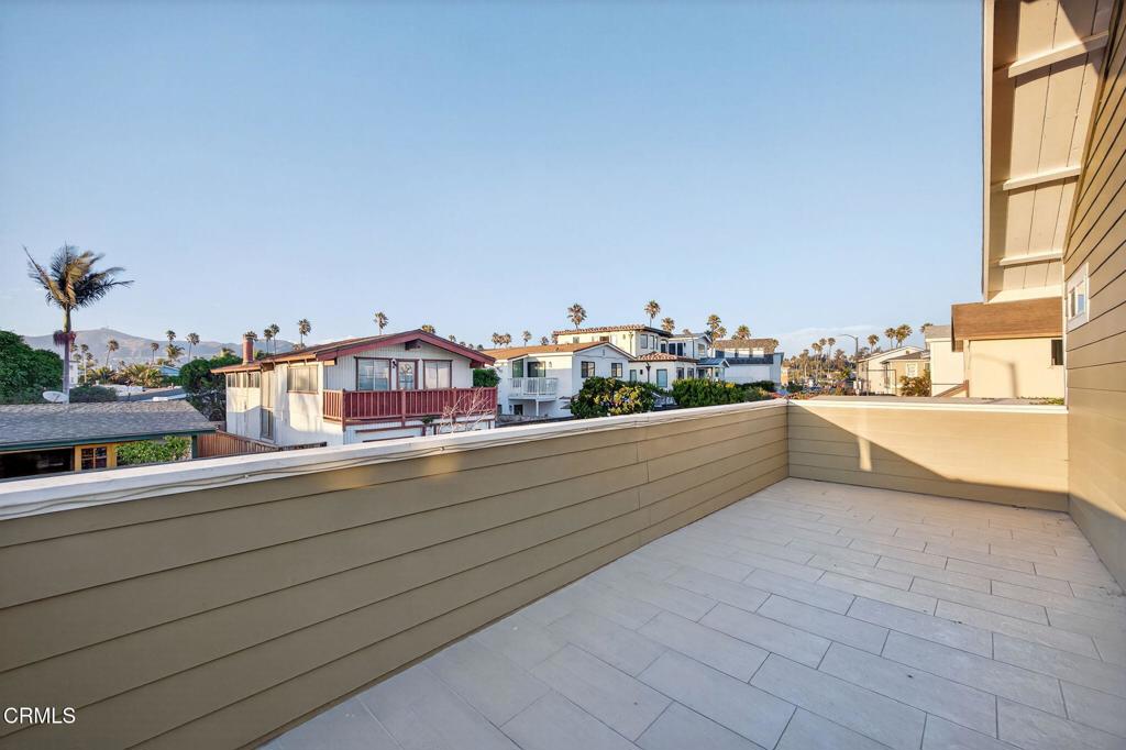 Ventura, California, 93001, United States, 4 Bedrooms Bedrooms, ,3 BathroomsBathrooms,Residential,Active,1926891