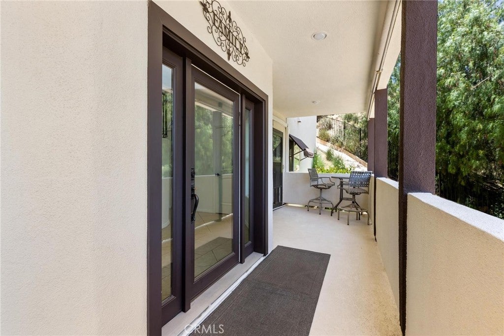 Chatsworth, California, 91311, United States, 4 Bedrooms Bedrooms, ,4 BathroomsBathrooms,Residential,Active,2011421