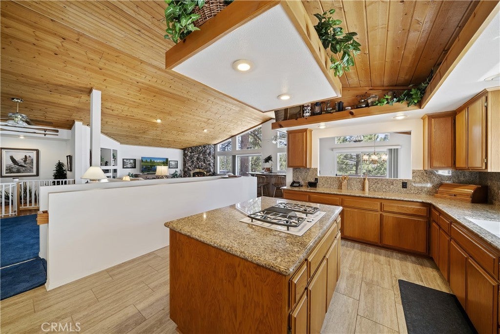 Big Bear Lake, California, 92315, United States, 4 Bedrooms Bedrooms, ,4 BathroomsBathrooms,Residential,Active,1858708
