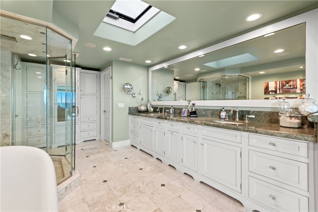 Oxnard, California, 93035, United States, ,4 BathroomsBathrooms,Residential,Active,1839447