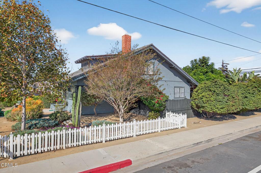 Oxnard, California, 93030, United States, 5 Bedrooms Bedrooms, ,2 BathroomsBathrooms,Residential,Active,1985561