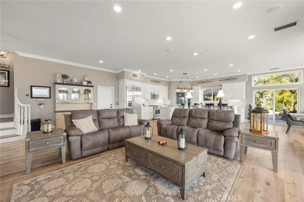 Yorba Linda, California, 92886, United States, 5 Bedrooms Bedrooms, ,3 BathroomsBathrooms,Residential,Active,2007661