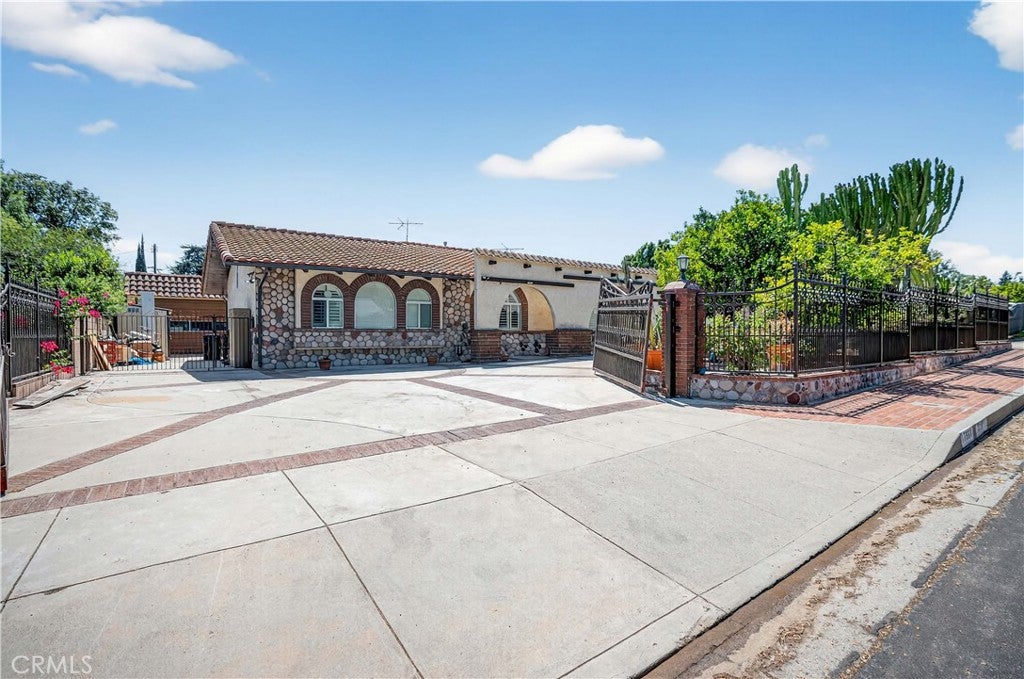 Granada Hills, California, 91344, United States, 5 Bedrooms Bedrooms, ,4 BathroomsBathrooms,Residential,Active,1929698