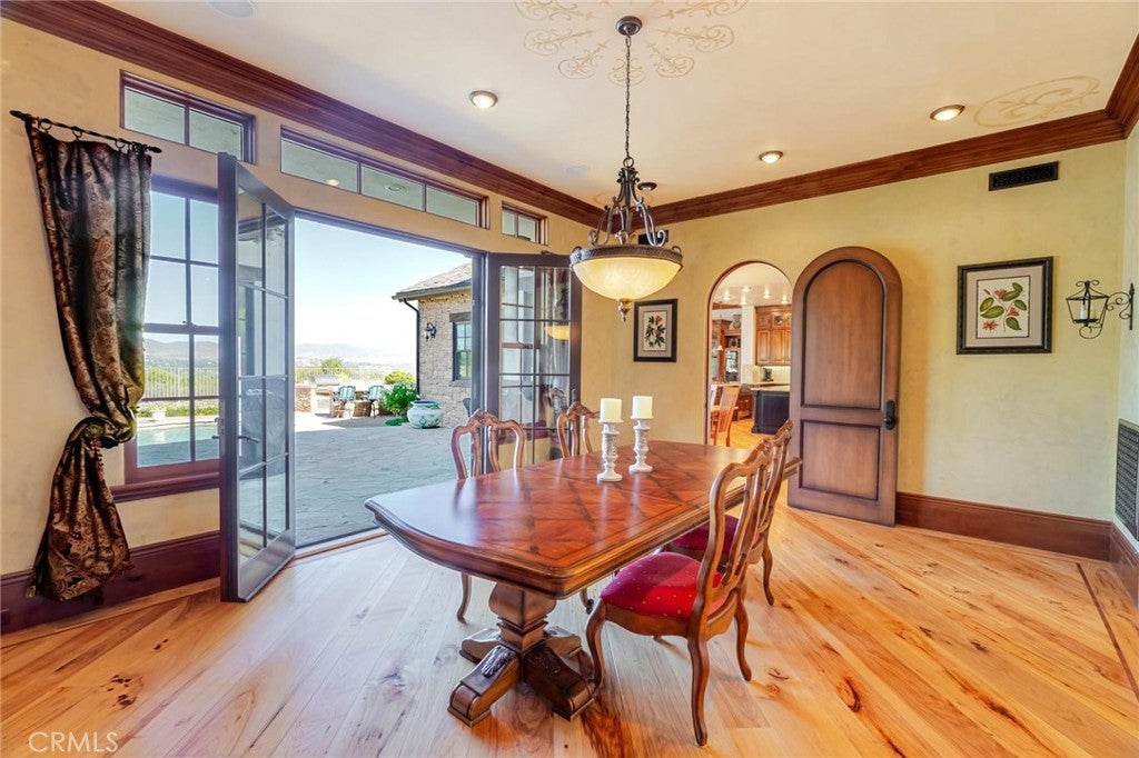 Valencia, California, 91381, United States, 6 Bedrooms Bedrooms, ,11 BathroomsBathrooms,Residential,Active,1959978