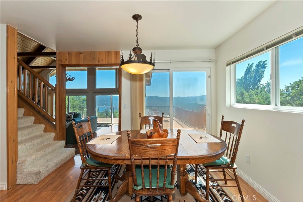 Lake Arrowhead, California, 92352, United States, 3 Bedrooms Bedrooms, ,3 BathroomsBathrooms,Residential,Active,1952988