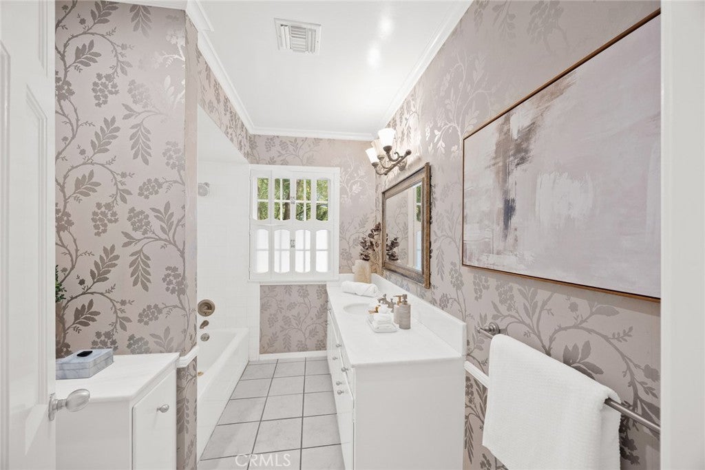 San Marino, California, 91108, United States, 4 Bedrooms Bedrooms, ,3 BathroomsBathrooms,Residential,Active,1993951