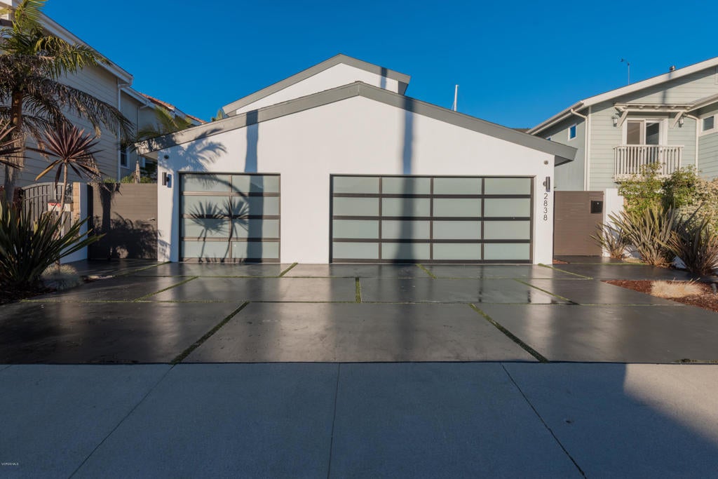 Ventura, California, 93001, United States, 3 Bedrooms Bedrooms, ,3 BathroomsBathrooms,Residential,Contingent,1944076