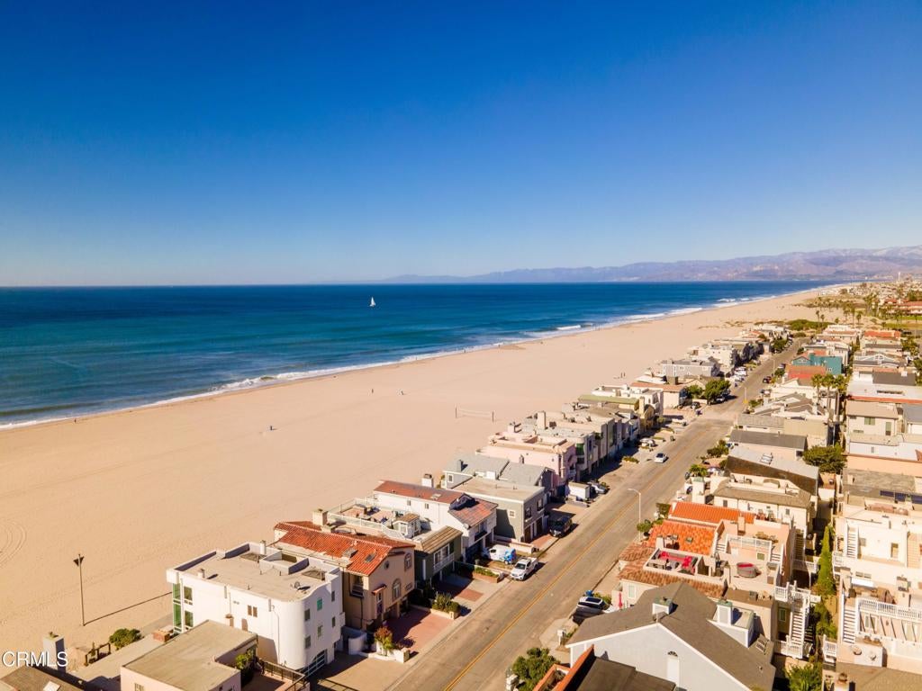 Oxnard, California, 93035, United States, 4 Bedrooms Bedrooms, ,5 BathroomsBathrooms,Residential,Active,1953419