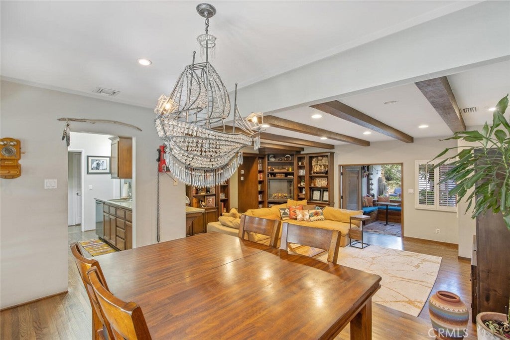 North Hollywood, California, 91602, United States, 4 Bedrooms Bedrooms, ,2 BathroomsBathrooms,Residential,Active,1954309