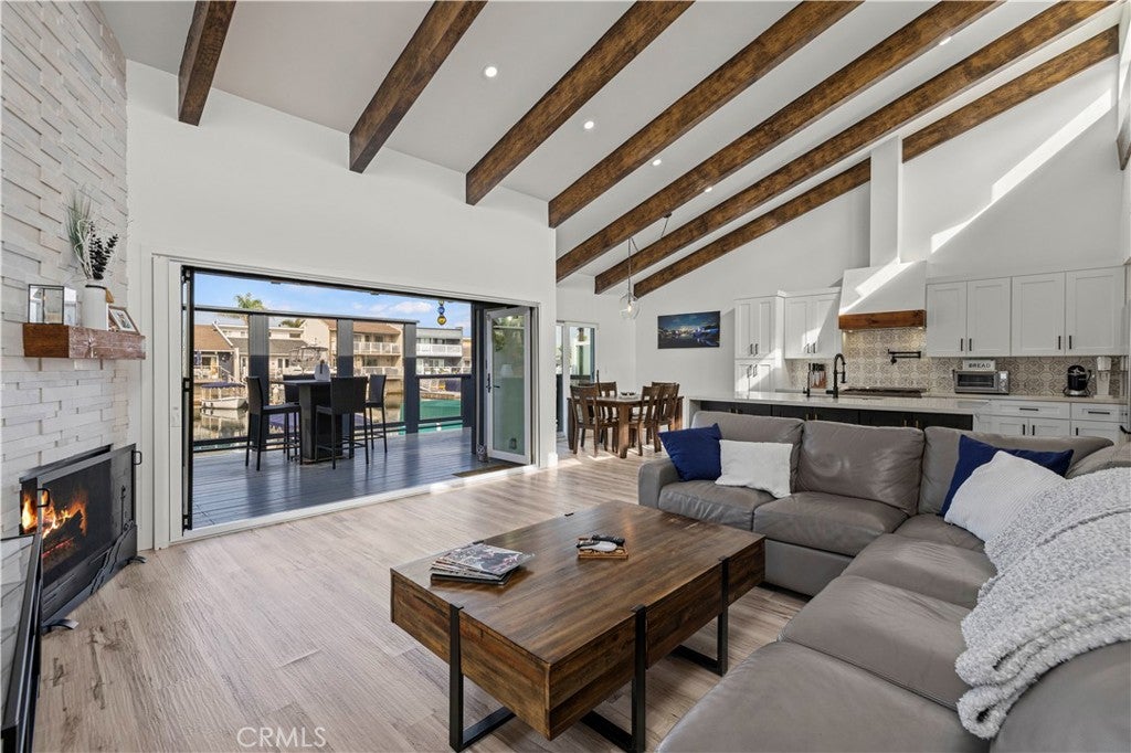 Oxnard, California, 93035, United States, 2 Bedrooms Bedrooms, ,2 BathroomsBathrooms,Residential,Active,2012806