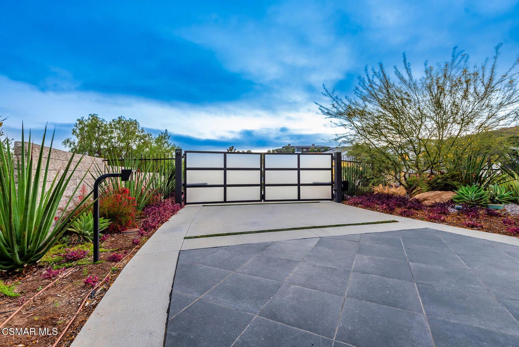 Westlake Village, California, 91362, United States, 6 Bedrooms Bedrooms, ,7 BathroomsBathrooms,Residential,Active,2011853