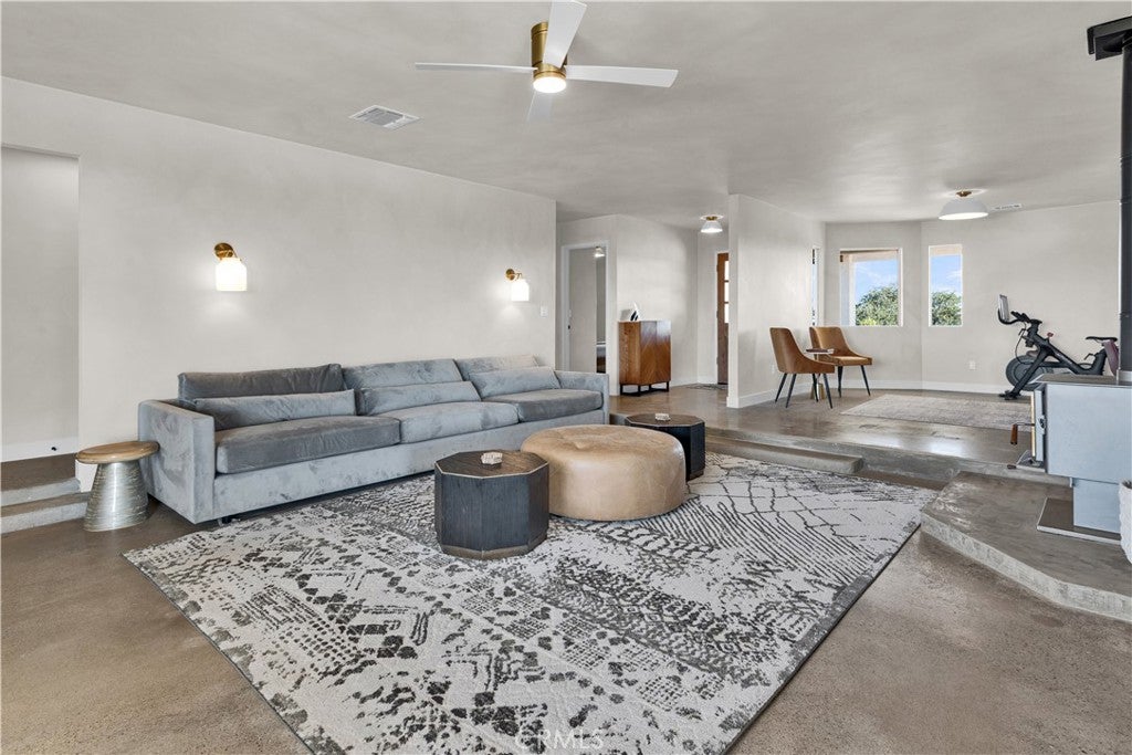 Paso Robles, California, 93446, United States, 4 Bedrooms Bedrooms, ,3 BathroomsBathrooms,Residential,Active,1941140