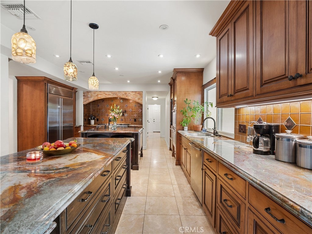 Canyon Country, California, 91387, United States, 5 Bedrooms Bedrooms, ,5 BathroomsBathrooms,Residential,Active,1926896