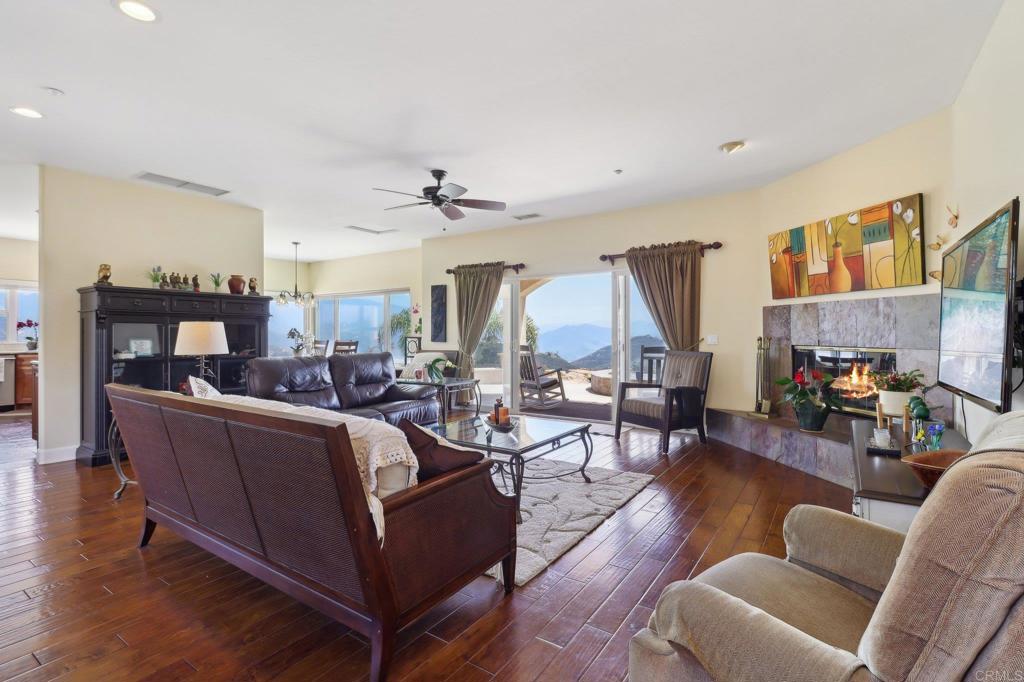 Fallbrook, California, 92028, United States, 3 Bedrooms Bedrooms, ,2 BathroomsBathrooms,Residential,Pending,1929395