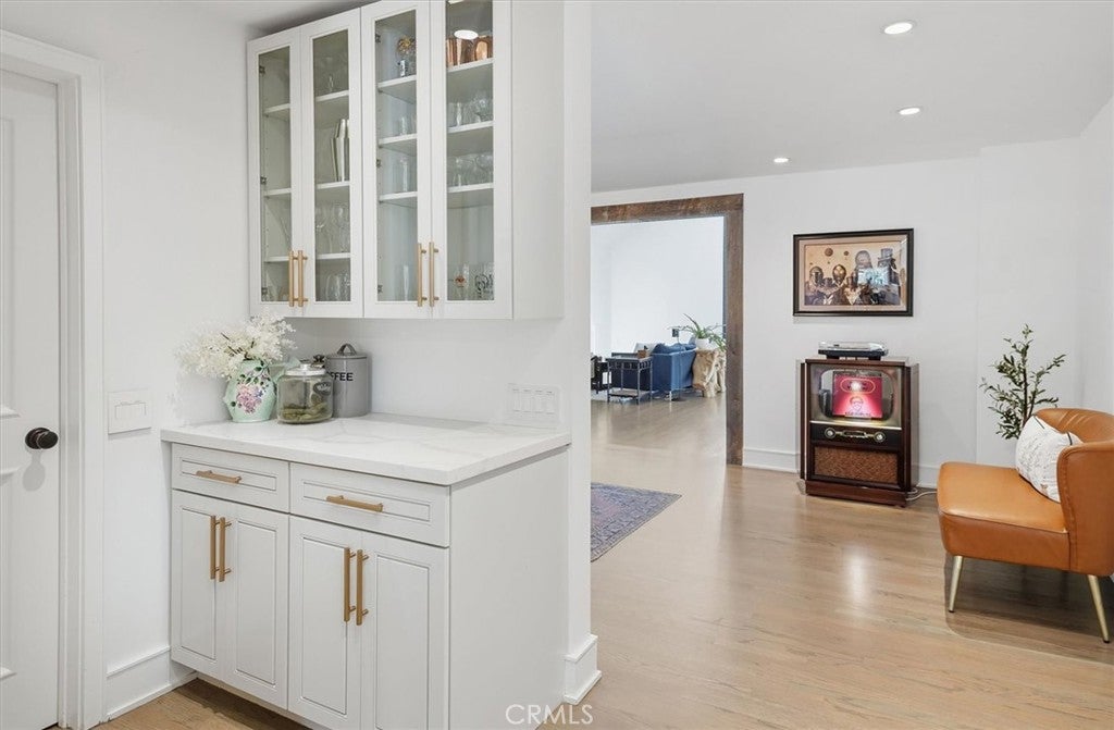 Agoura Hills, California, 91301, United States, 4 Bedrooms Bedrooms, ,5 BathroomsBathrooms,Residential,Active,1966025