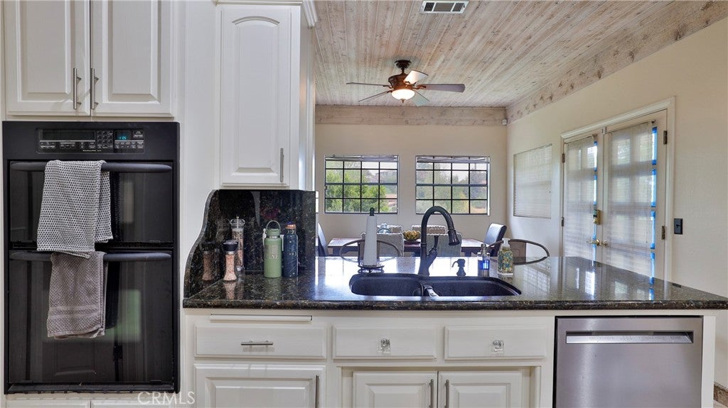 Redlands, California, 92373, United States, 5 Bedrooms Bedrooms, ,4 BathroomsBathrooms,Residential,Active,1985883