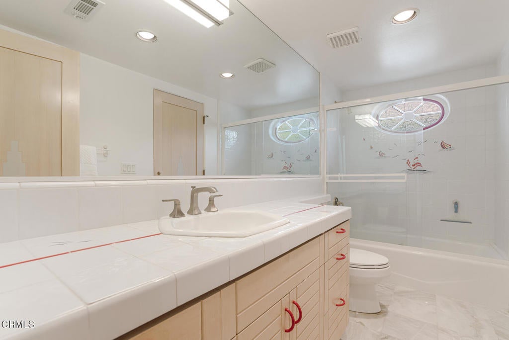 Oxnard, California, 93035, United States, ,4 BathroomsBathrooms,Residential,Active,1832335