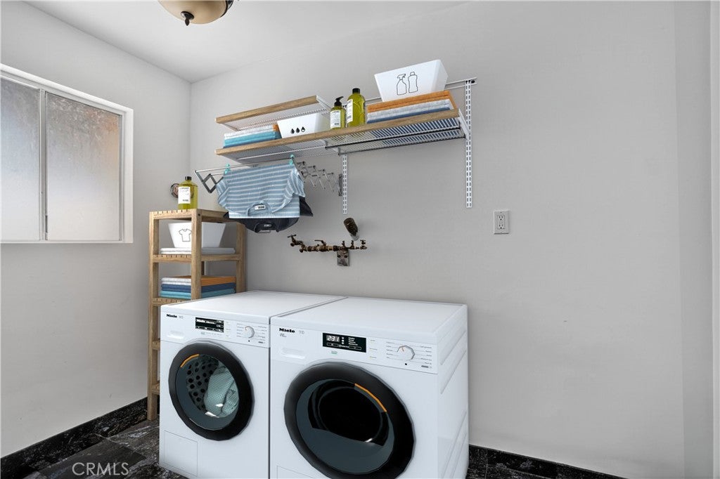 Granada Hills, California, 91344, United States, 5 Bedrooms Bedrooms, ,4 BathroomsBathrooms,Residential,Active,1929698