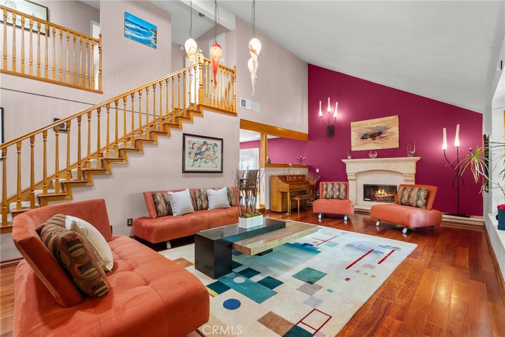 Northridge, California, 91324, United States, 5 Bedrooms Bedrooms, ,4 BathroomsBathrooms,Residential,Active,1952628