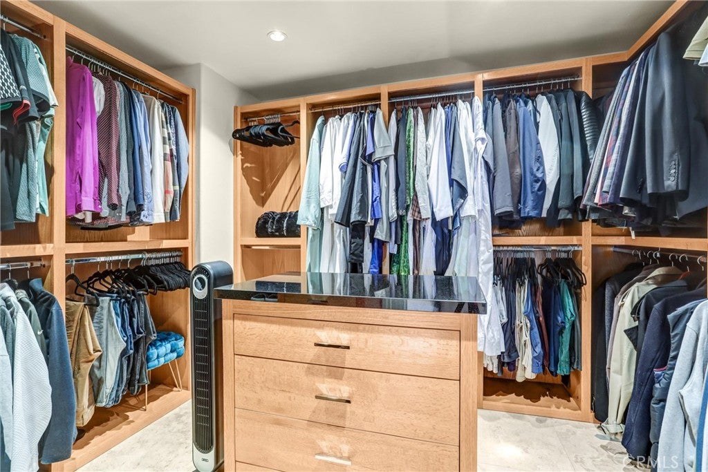 Anaheim, California, 92807, United States, 6 Bedrooms Bedrooms, ,5 BathroomsBathrooms,Residential,Active,2006989