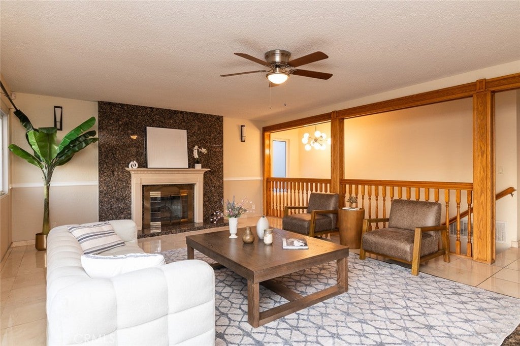 Burbank, California, 91501, United States, 5 Bedrooms Bedrooms, ,5 BathroomsBathrooms,Residential,Active,1943797