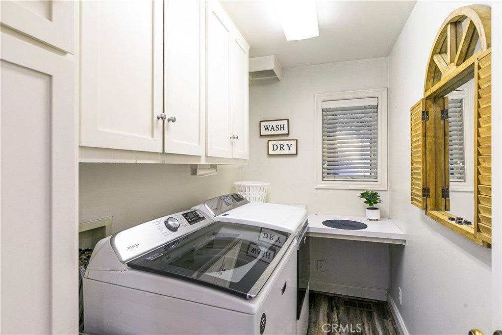 Lake Arrowhead, California, 92352, United States, 2 Bedrooms Bedrooms, ,3 BathroomsBathrooms,Residential,Active,1945074