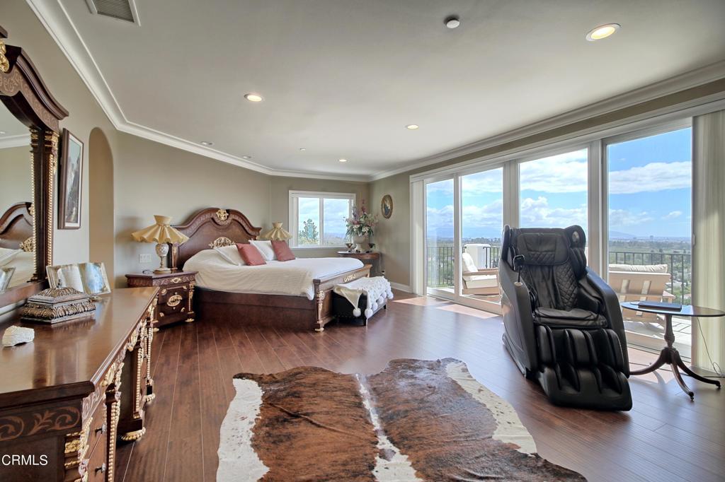 Ventura, California, 93003, United States, 4 Bedrooms Bedrooms, ,5 BathroomsBathrooms,Residential,Active,1944269