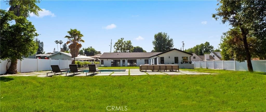 Woodland Hills, California, 91367, United States, 5 Bedrooms Bedrooms, ,5 BathroomsBathrooms,Residential,Pending,1843402