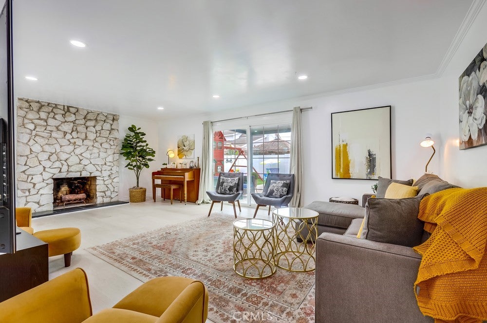 Garden Grove, California, 92845, United States, 5 Bedrooms Bedrooms, ,2 BathroomsBathrooms,Residential,Active,1927673
