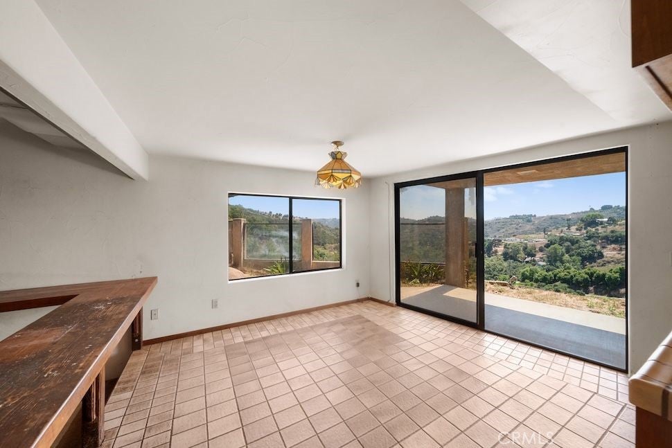 Fallbrook, California, 92028, United States, 3 Bedrooms Bedrooms, ,2 BathroomsBathrooms,Residential,Active,1820329