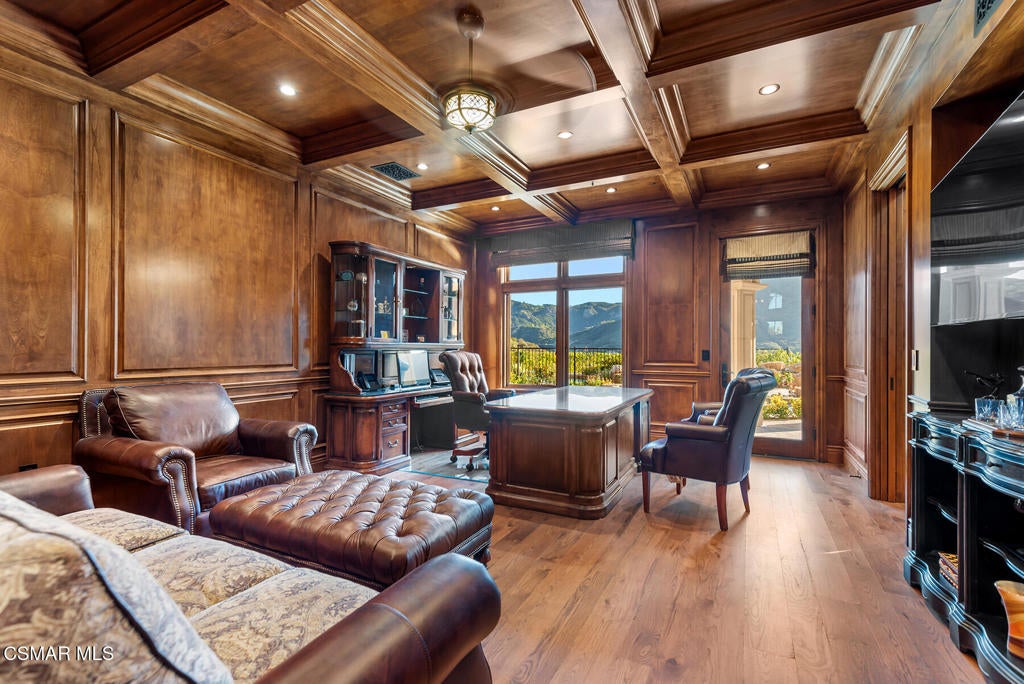 Thousand Oaks, California, 91361, United States, 7 Bedrooms Bedrooms, ,13 BathroomsBathrooms,Residential,Active,1748234