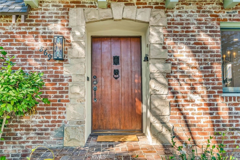 Glendale, California, 91202, United States, 3 Bedrooms Bedrooms, ,3 BathroomsBathrooms,Residential,Active,1967125