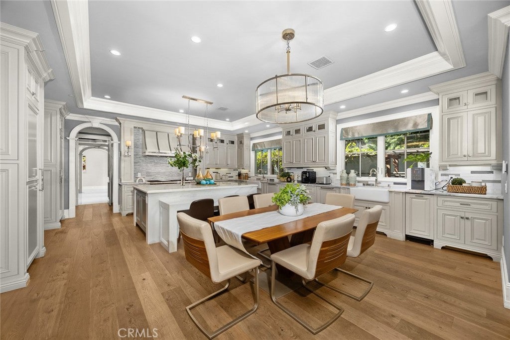 Arcadia, California, 91006, United States, 6 Bedrooms Bedrooms, ,8 BathroomsBathrooms,Residential,Active,1933891