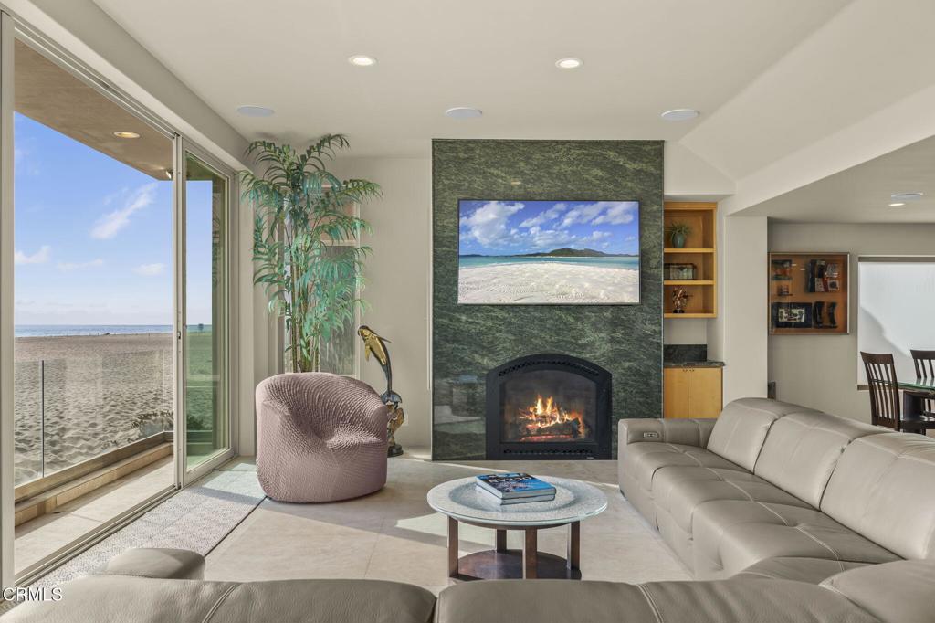 Oxnard, California, 93035, United States, 4 Bedrooms Bedrooms, ,3 BathroomsBathrooms,Residential,Active,1880193