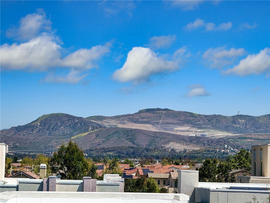 Irvine, California, 92618, United States, 3 Bedrooms Bedrooms, ,3 BathroomsBathrooms,Residential,Active,1942374