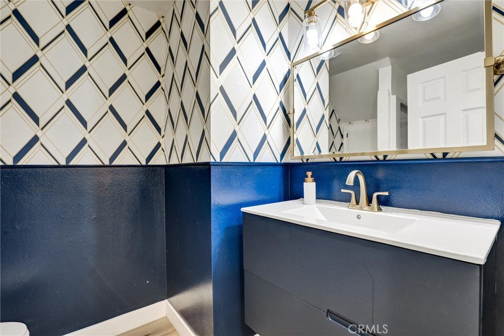 Lake Forest, California, 92630, United States, 4 Bedrooms Bedrooms, ,3 BathroomsBathrooms,Residential,Active,1953694