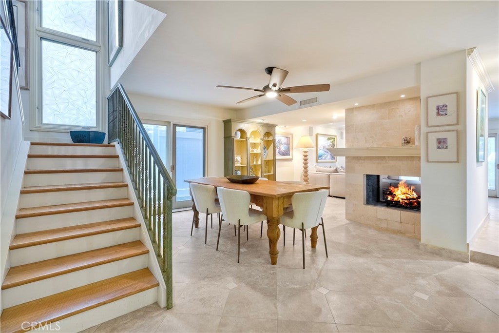 Newport Beach, California, 92661, United States, 4 Bedrooms Bedrooms, ,3 BathroomsBathrooms,Residential,Active,1894578