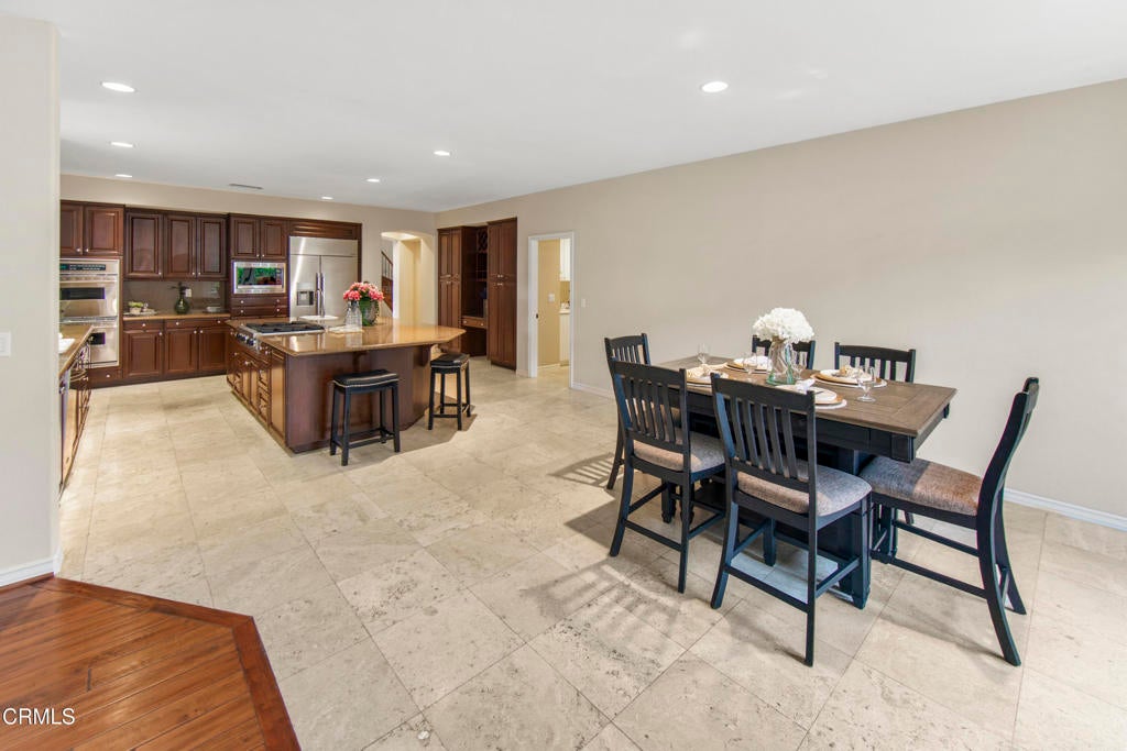 Newbury Park, California, 91320, United States, 5 Bedrooms Bedrooms, ,5 BathroomsBathrooms,Residential,Active,1914613