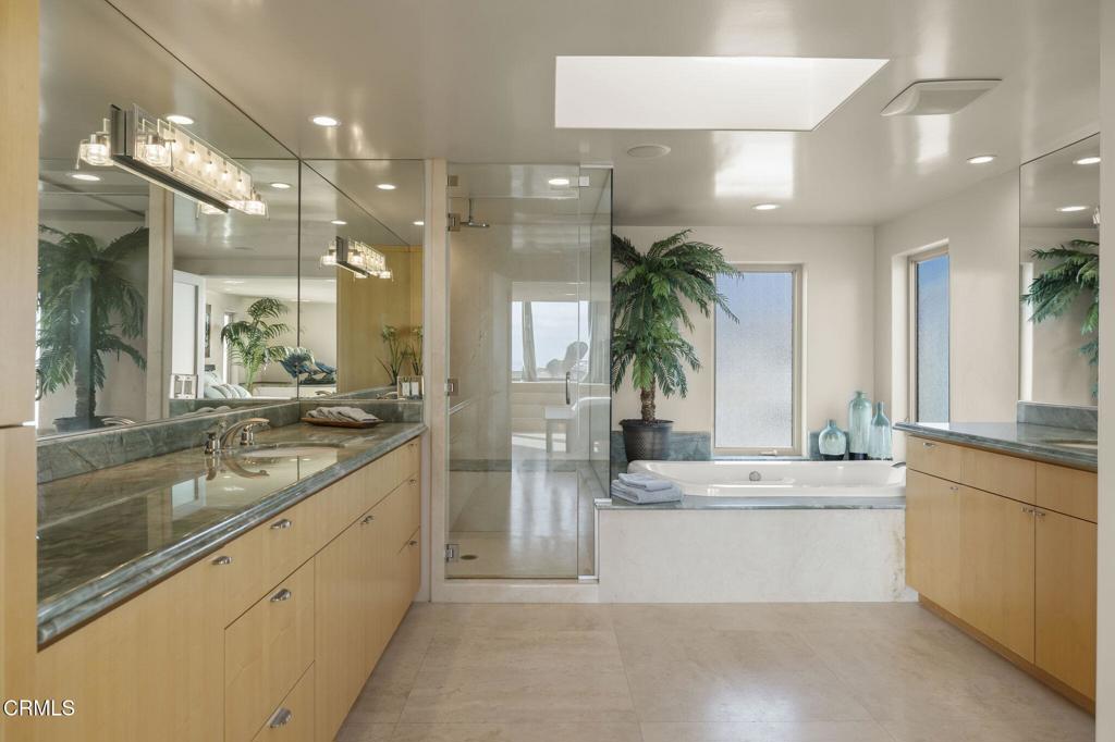 Oxnard, California, 93035, United States, 4 Bedrooms Bedrooms, ,3 BathroomsBathrooms,Residential,Active,2006988