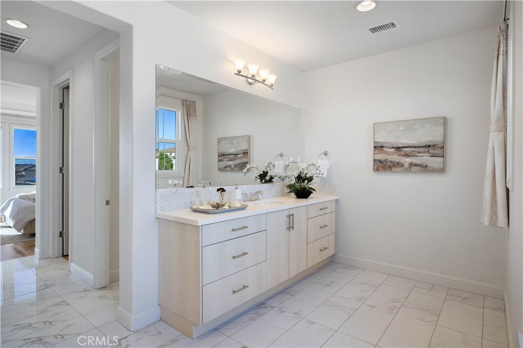 Carlsbad, California, 92010, United States, 4 Bedrooms Bedrooms, ,5 BathroomsBathrooms,Residential,Active,2014609