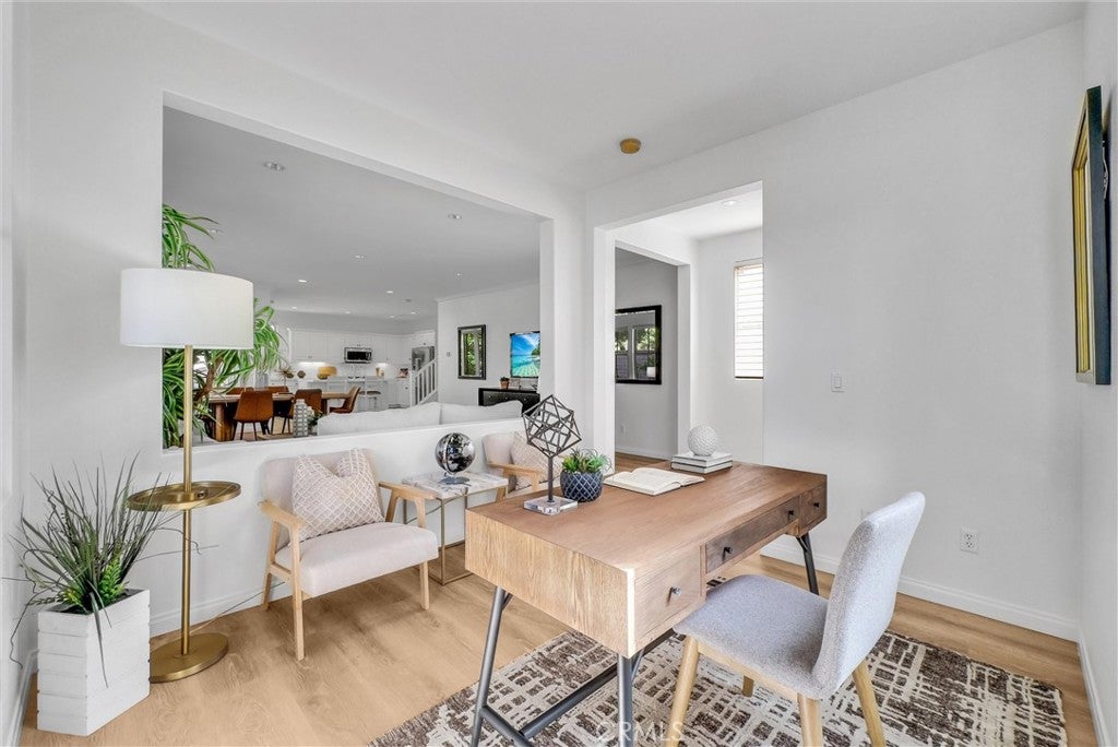 Irvine, California, 92618, United States, 3 Bedrooms Bedrooms, ,3 BathroomsBathrooms,Residential,Contingent,1986914