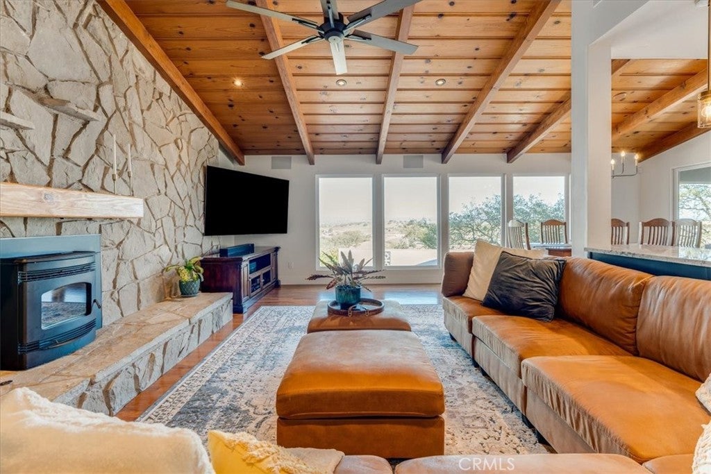 Paso Robles, California, 93446, United States, 3 Bedrooms Bedrooms, ,3 BathroomsBathrooms,Residential,Active,1990043