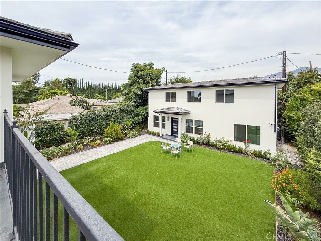 Pasadena, California, 91107, United States, 7 Bedrooms Bedrooms, ,8 BathroomsBathrooms,Residential,Active,1944066