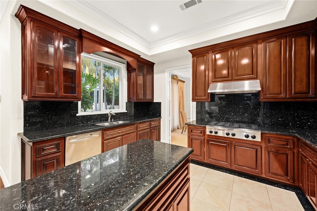 Diamond Bar, California, 91765, United States, 4 Bedrooms Bedrooms, ,5 BathroomsBathrooms,Residential,Active,1985854