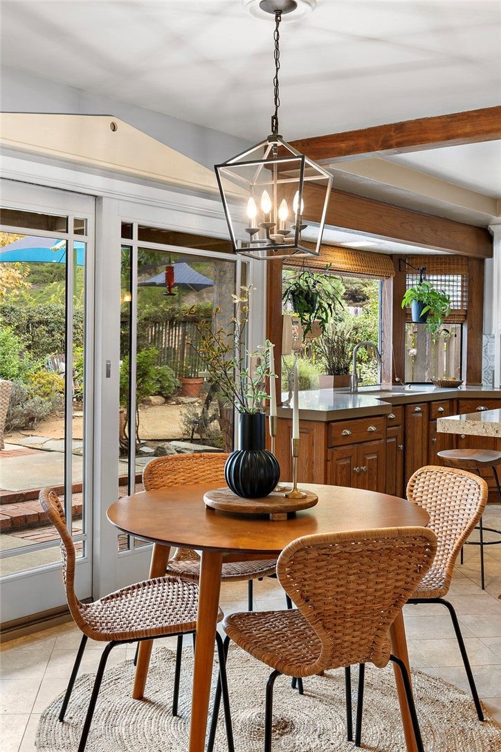 Laguna Niguel, California, 92677, United States, 4 Bedrooms Bedrooms, ,2 BathroomsBathrooms,Residential,Active,1992283