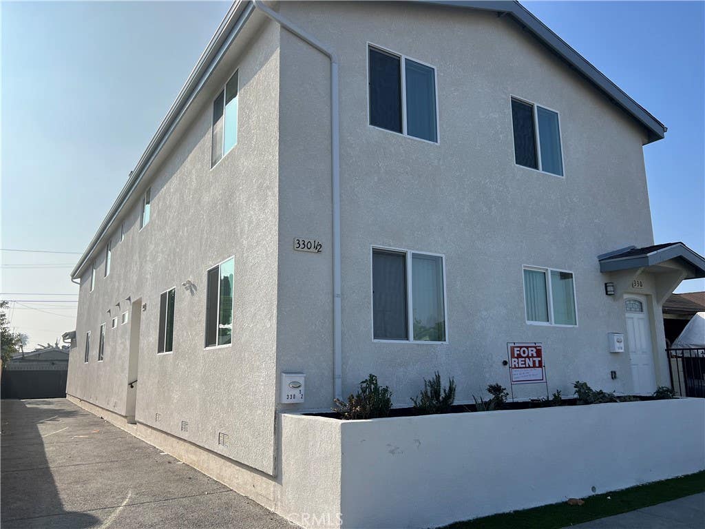 330 E 99th St Unit 330  