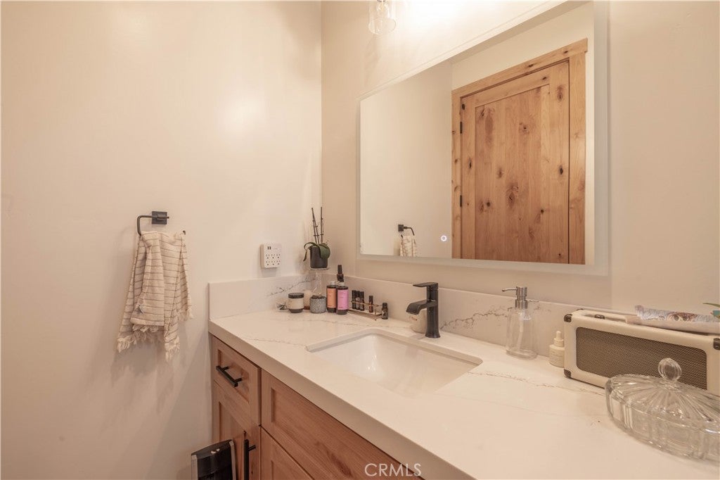 Big Bear City, California, 92314, United States, ,4 BathroomsBathrooms,Residential,Active,1839760