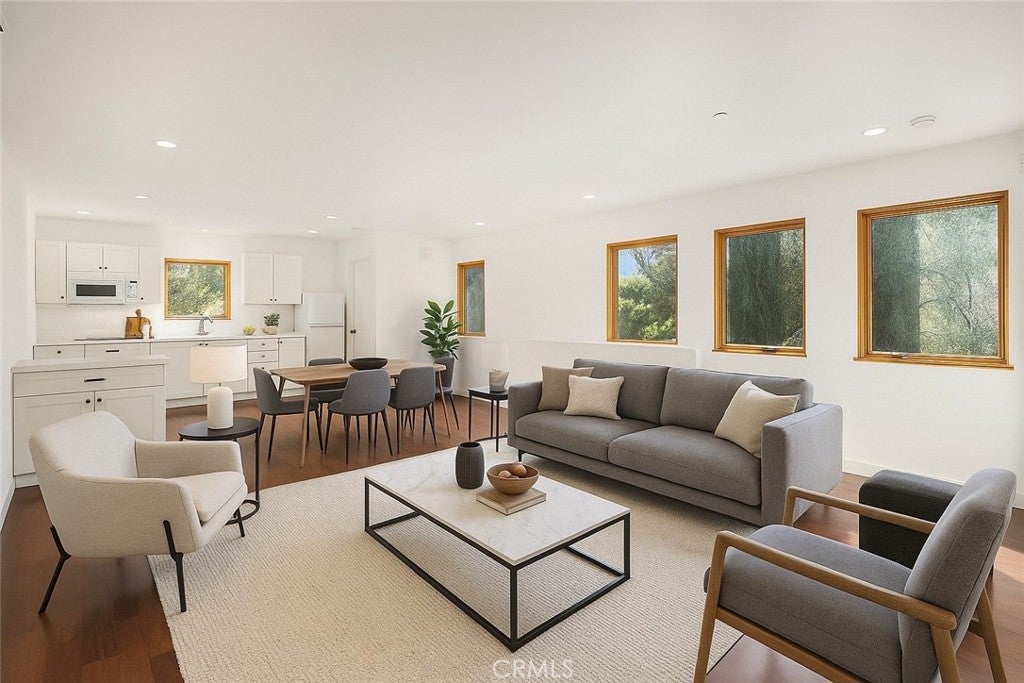 Silverado, California, 92676, United States, 6 Bedrooms Bedrooms, ,9 BathroomsBathrooms,Residential,Active,1926709